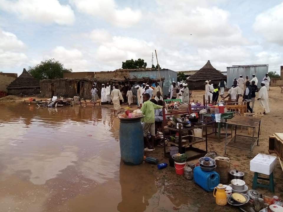 غمرت المياه وهدمت عددًا كبيرًا من المنازل والمحلات بقرية الكبرا