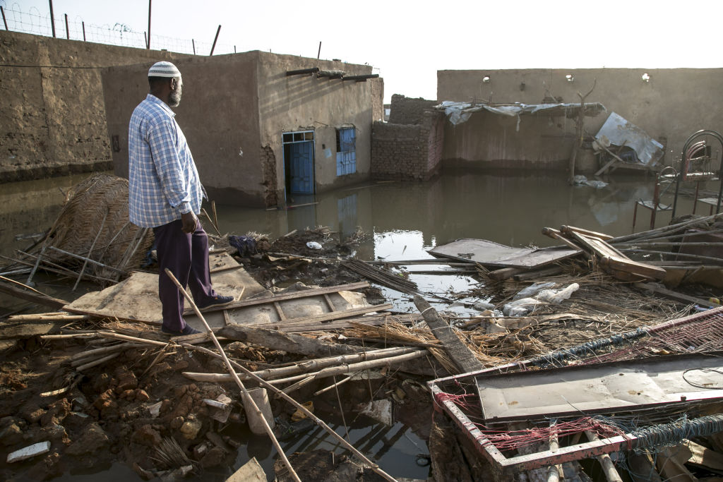 نزح الآلاف من بيوتهم التي غمرتها المياه