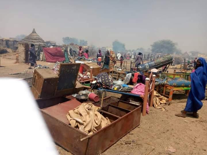 فقدت عشرات الأسر منازلها جراء الحريق (الترا سودان)