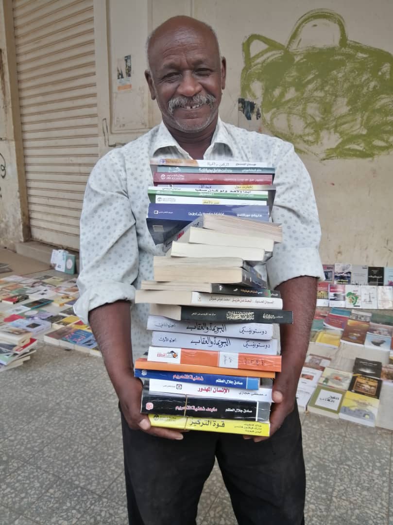 نظام المكتبات قائم على الاستعارة والقراءة داخل المكتبة (الترا سودان)