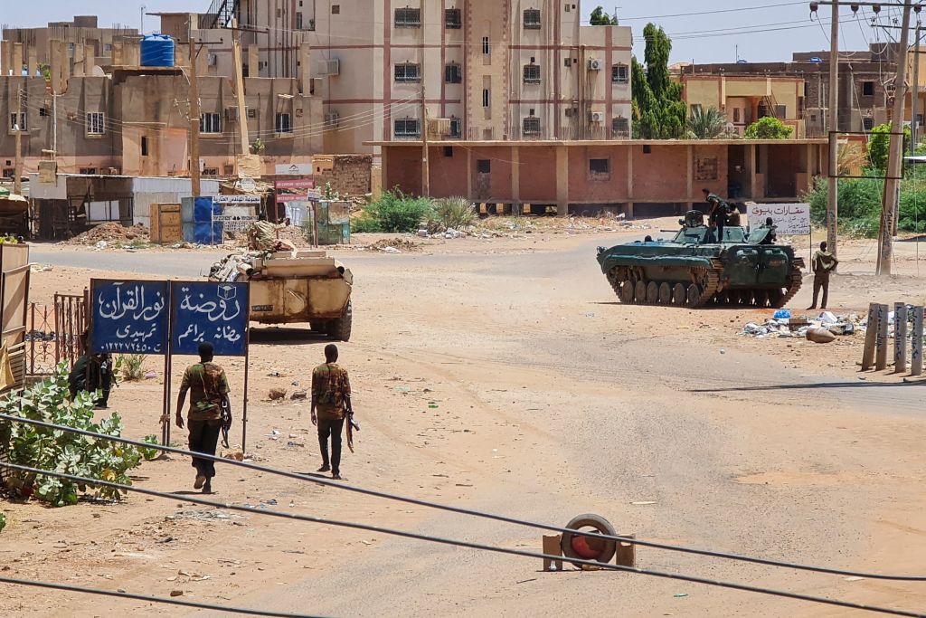 انتشار للقوات المسلحة في العاصمة الخرطوم (Getty)