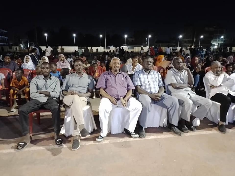 جانب من الحضور في الختام الذي أقيم بمدينة الديوم الرياضية