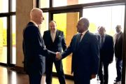مبعوث البرهان مع نائب وزير الخارجية المصري