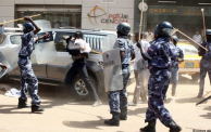 الشرطة السودانية تقمع المتظاهرين