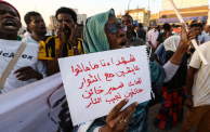 أغلق متظاهرون شوارع رئيسية في العاصمة الخرطوم (Getty)