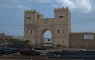يقع الميناء في مدينة سواكن التاريخية على البحر الأحمر (Wikipedia)