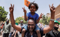 احتجاجات رافضة للحكم العسكري في السودان