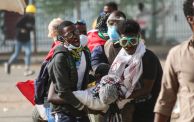 إصابة في إحدى التظاهرات المناهضة للحكم العسكري في السودان