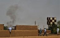 الاشتباكات بين الجيش السوداني وقوات الدعم السريع ما تزال مستمرة في العاصمة الخرطوم (Getty)