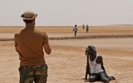 مهاجرون سودانيون على الحدود الليبية التونسية (Getty)