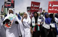 احتجاجات نساء في السودان ضد التطبيع