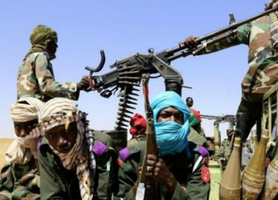 كشفت تقاريراستقصائية صحفية عن تدفق آلاف المقاتلين الأجانب إلى السودان (Getty)