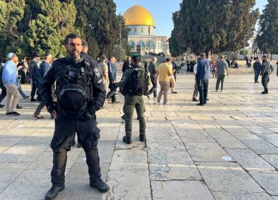 جانب من اعتداءات قوات الاحتلال الإسرائيلي على المسجد الأقصى