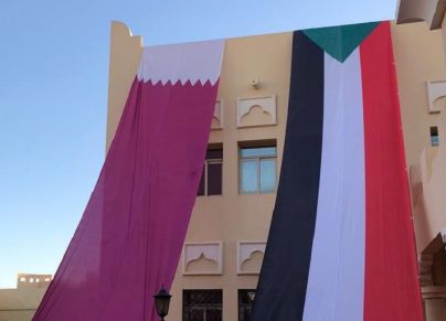 اقتحمت قوة مسلحة السفارة القطرية في  الخرطوم (تويتر)