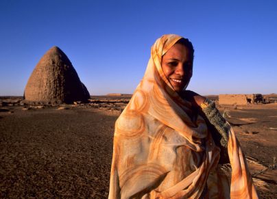 امرأة بالتوب السوداني - آثار دنقلا العجوز