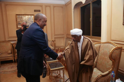 كان البرهان قد التقى زعيم الحزب في القاهرة 