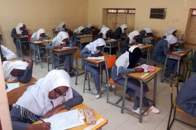طالبات في جلسة لامتحان الشهادة السودانية 