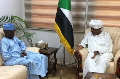 وزير الخارجية السوداني والسفير التشادي في الخرطوم
