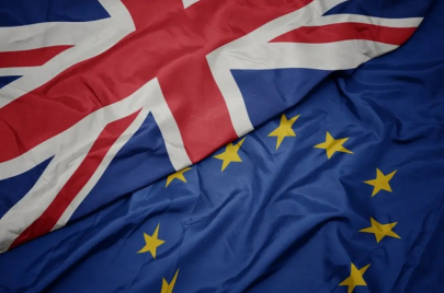 علم الاتحاد الأوروبي وبريطانيا