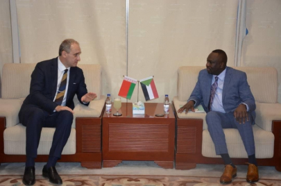 وزير الطاقة والنفط لدى لقائه سفير بيلارسويا لدى السودان ومصر
