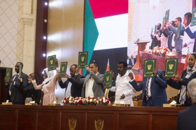 جانب من التوقيع على الاتفاق الإطاري في السودان