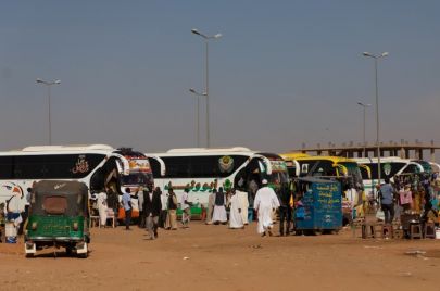 باصات سفرية في سوق أم درمان