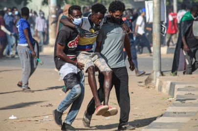 إصابة في أحد الاحتجاجات الرافضة للحكم العسكري في السودان