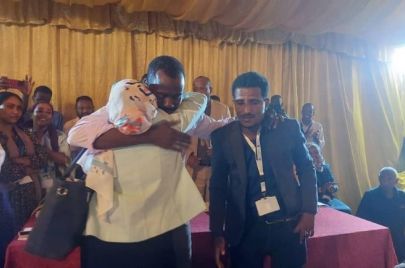 لحظات الإعلان عن الفائز بمنصب رئيس المجلس المركزي لحزب المؤتمر السوداني