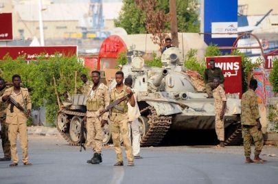 دبابة في شوارع الخرطوم