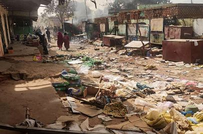 آثار الدمار في الجنينة بولاية غرب دارفور عقب أعمال العنف (Getty)