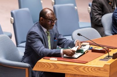 مندوب السودان لدى الأمم المتحدة خلال جلسة لمجلس الأمن الدولي