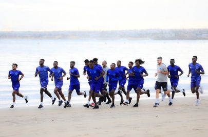 فريق الكرة بنادي الهلال السوداني يجري تمارين بالمغرب