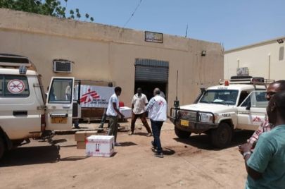 مركبات تابعة لمنظمة أطباء بلا حدود في السودان