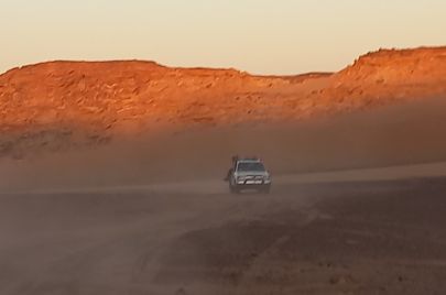  شاحنة بوكس في رحلتها عبر الصحراء إلى مصر