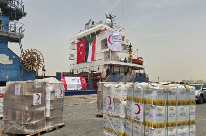 باخرة مساعدات تركية تصل السودان