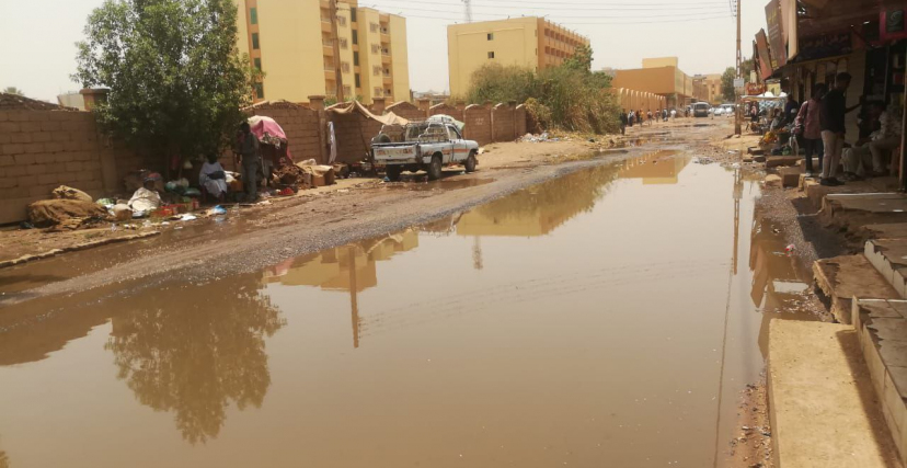 مياه الصرف الصحي تغطي وسط العاصمة (رشا حسن - الترا سودان)