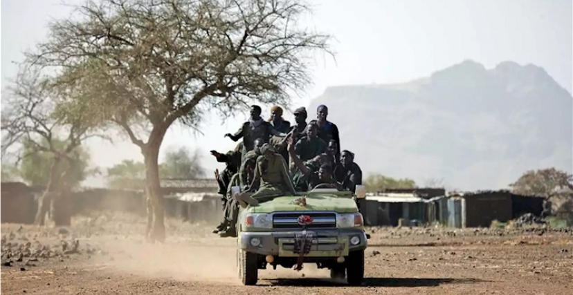 عربة تتبع للجيش في دارفور