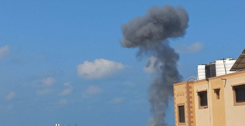 غارة إسرائيلية في حي الشيخ عجلين غرب مدينة غزة