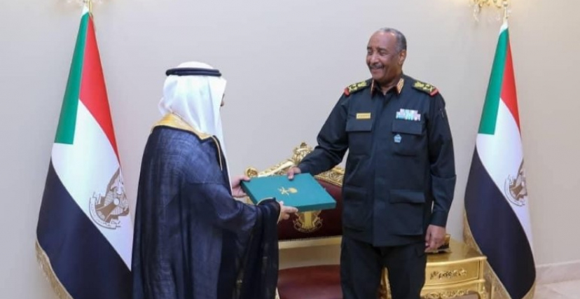 البرهان لدى تسلمه دعوة السعودية إلى القمة العربية الصينية