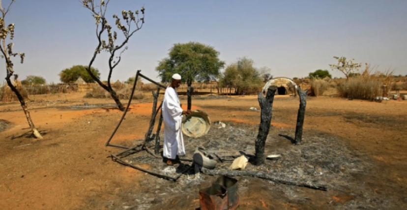 قتل العشرات ونزح الآلاف جراء الصراع القبلي في وسط دارفور