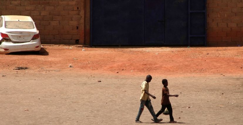 الاشتباكات في الخرطوم وشمال كردفان وإقليم دارفور قادت لأوضاع إنسانية في غاية التعقيد (Getty)