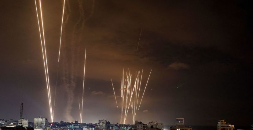 صواريخ المقاومة في سماء غزة