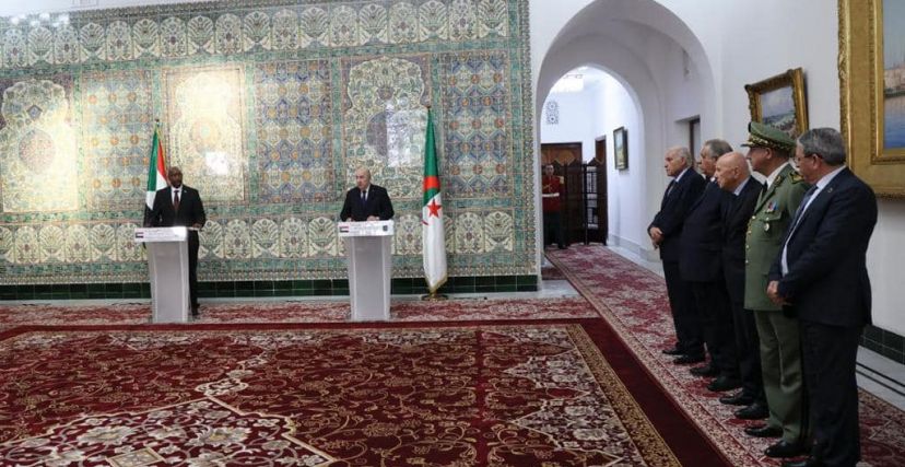 مؤتمر صحفي للبرهان والرئيس الجزائري تبون
