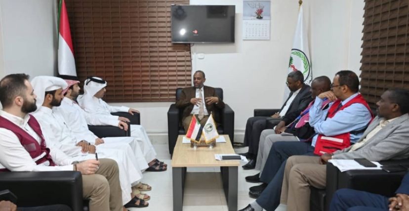 لقاء وزير الصحة السوداني مع السفير القطري