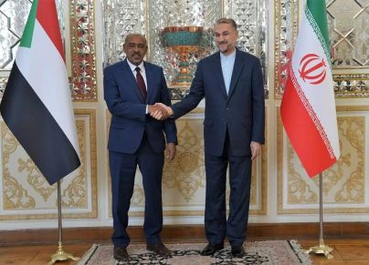 وزير الخارجية السوداني ونظيره الإيراني في طهران