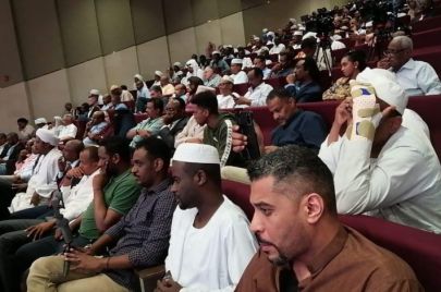 جانب من الحضور في ندوة الدوحة